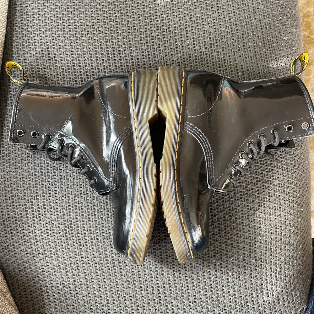 Dr. Martens - Picture 4 of 11